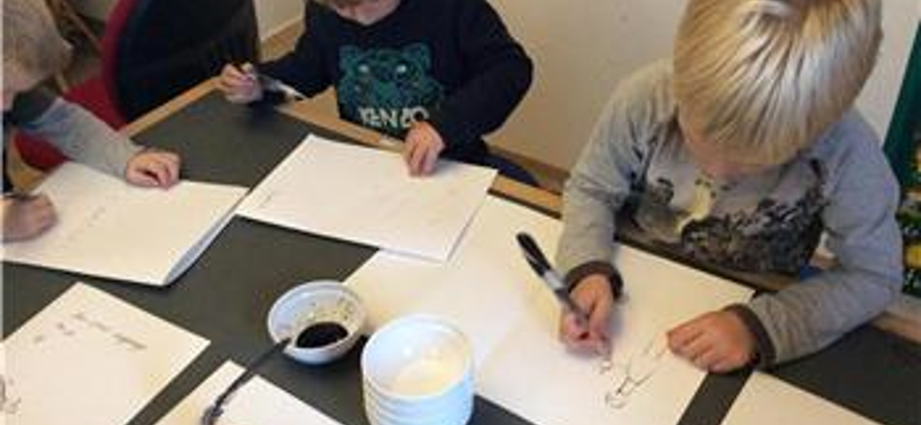 børn tegner